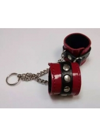Брелок в виде красо-чёрных наручников - Подиум - купить с доставкой в Ростове-на-Дону