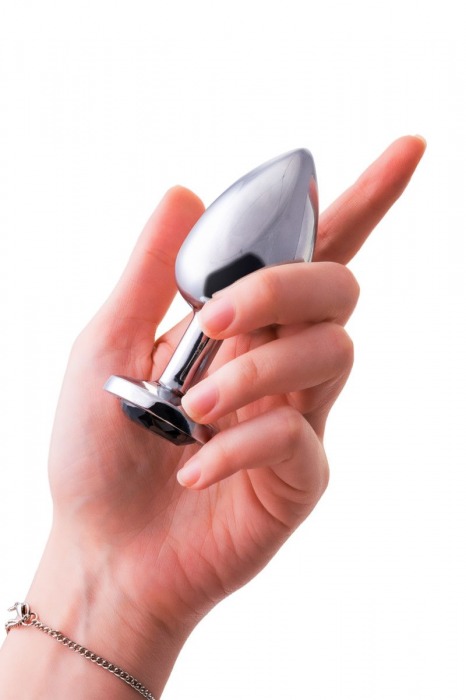 Большая серебристая анальная втулка с чёрным кристаллом - 8,5 см. - ToyFa - купить с доставкой в Ростове-на-Дону