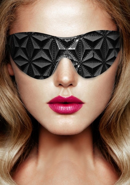 Черная маска на глаза закрытого типа Luxury Eye Mask - Shots Media BV - купить с доставкой в Ростове-на-Дону