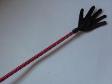 Длинный плетённый стек с наконечником-ладошкой и красной рукоятью - 85 см. - Подиум - купить с доставкой в Ростове-на-Дону