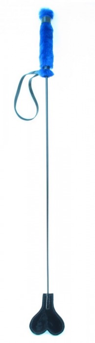 Лаковый стек с синей меховой ручкой - 64 см. - БДСМ Арсенал - купить с доставкой в Ростове-на-Дону
