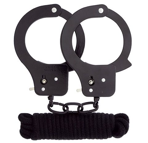 Чёрные наручники из листового металла в комплекте с веревкой BONDX METAL CUFFS LOVE ROPE SET - Dream Toys - купить с доставкой в Ростове-на-Дону