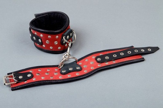 Фигурные красно-чёрные наручники с клёпками - Подиум - купить с доставкой в Ростове-на-Дону